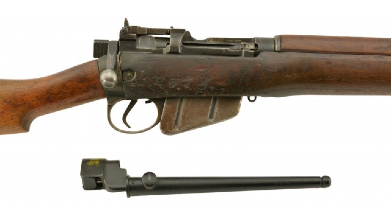 Enfield No 4. MK I Long Branch, .303 British cal. military bolt action  rifle, 25 barrel, WWII, 1945, Canada