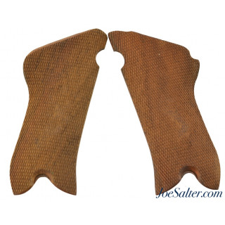 Luger P.O8 Walnut Checkered Grips Post War
